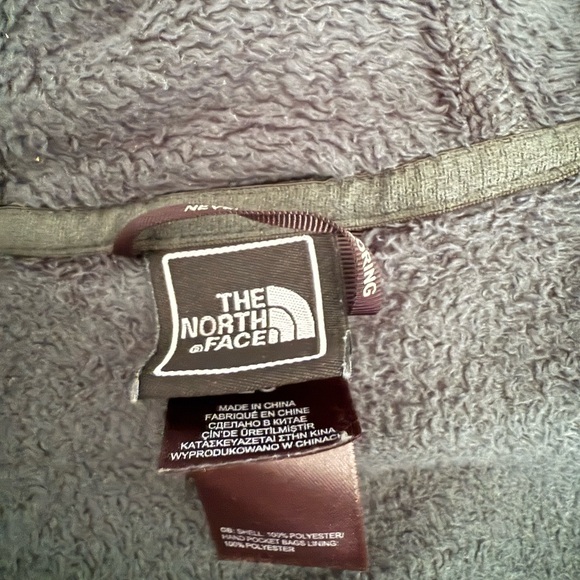 The North Face Green Performance Jacket with Full-Zip and Attached Hood - Picture 4 of 5